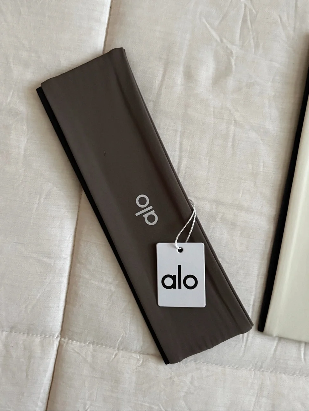 ALO Yoga Men’s Headband — Charcoal Gray